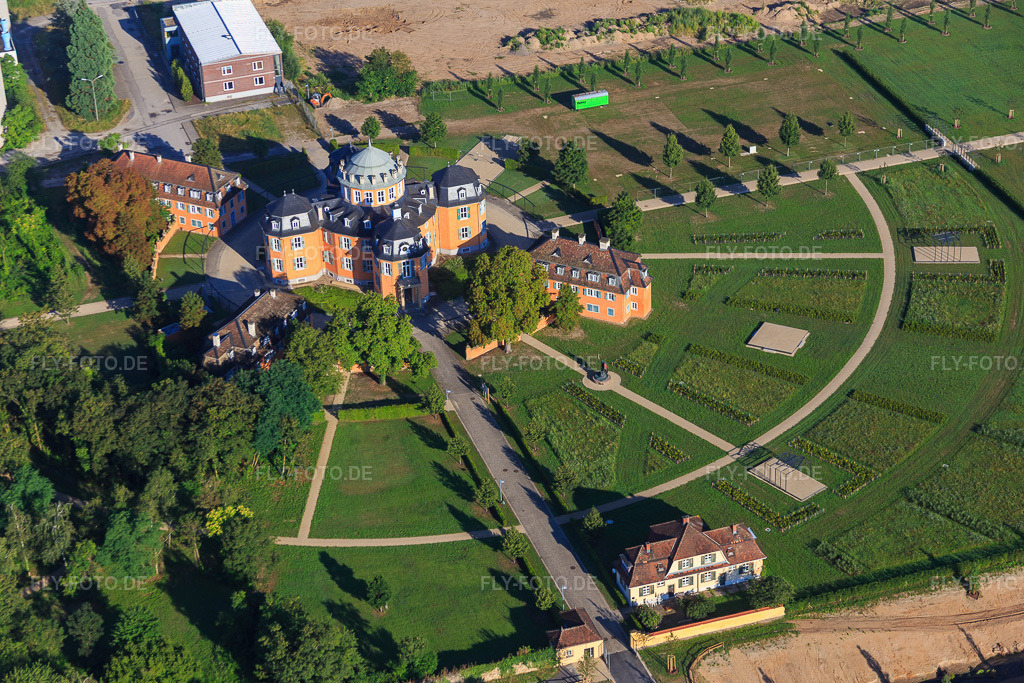 Luftbild: Eremitage Waghäusel in Waghäusel im Bundesland Baden-Württemberg in Deutschland. – Foto: IMG_092392.jpg vom 01.08.2016 durch Werner Riehm/FLY-FOTO.de – Auflösung des Originals: 5472 x 3648 px – Link zu der der Hirsch & Wölfl GmbH - Link öffnet in neuem Fenster