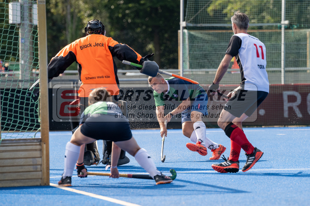 SFE_20240817_0073 | Krefeld, Deutschland, 17.08.2024:  European Cup for Recreational Hockey Players im KTHC Stadion Rot-Weiss Köln Tennis and Hockey Club am 17.08.2024 in Krefeld, Deutschland. (Foto von Stephan Fehrmann)Krefeld, Germany, 17.08.2024: European Cup for Recreational Hockey Players in KTHC Stadion Rot-Weiss Köln Tennis and Hockey Club at 17.08.2024 in Krefeld, Deutschland. (Foto from Stephan Fehrmann)