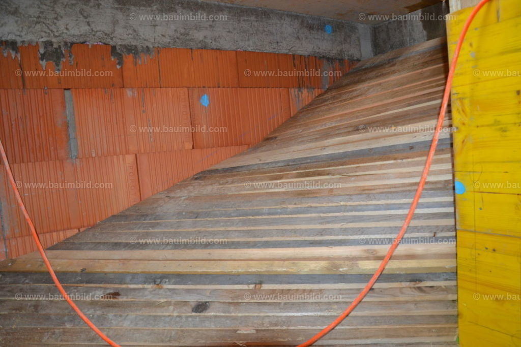 bib-lg04-betonarbeiten-0685 | Nach LV-Leistungsgruppen sortierte Detailfotos über den Bau eines Hauses. Alle Hausbau-Bilder direkt vom Urheber und Autor der Website Haus-Selber-Bauen.com