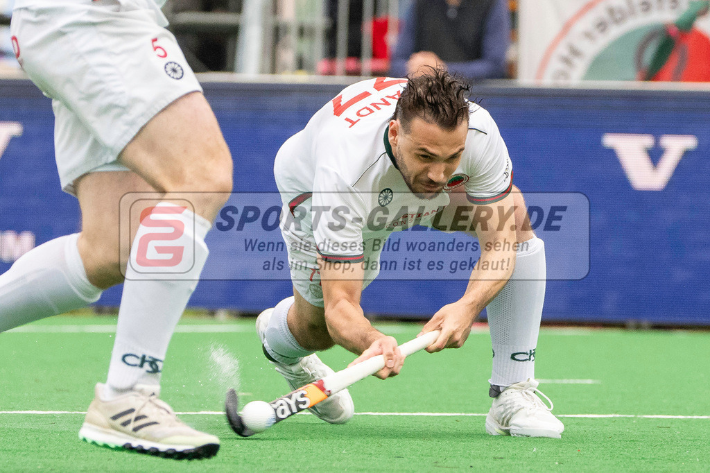 Final4_20240518-1954-0078 | Bonn, Deutschland, 18.05.2024: Masi Pfandt (Crefelder HTC) in Aktion waehrend des Spiels der Deutsche Feldhockey-Meisterschaften 2024 zwischen Final 4 Herren Mannheimer HC - Crefelder HTC im Bonner THV am 18.05.2024 in Bonn, Deutschland. (Foto von Stephan Fehrmann)

Bonn, Germany, 18.05.2024: Masi Pfandt (Crefelder HTC) in action during the game of Deutsche Feldhockey-Meisterschaften 2024 between Final 4 Herren Mannheimer HC - Crefelder HTC in Bonner THV at 18.05.2024 in Bonn, Deutschland. (Foto from Stephan Fehrmann)