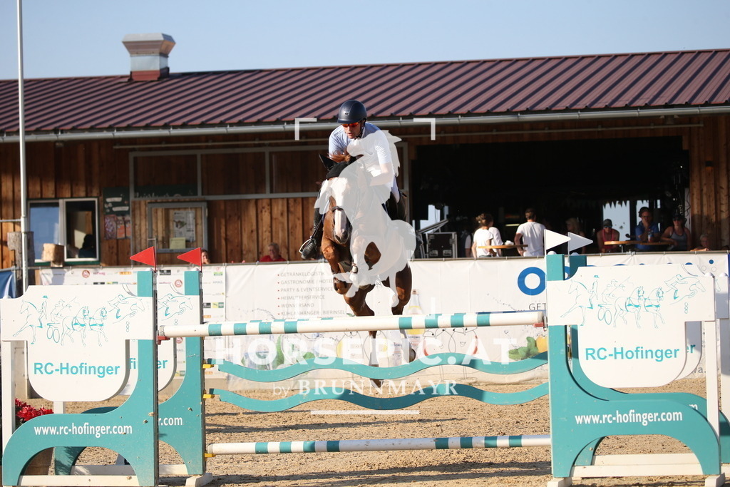DL2Q5644 | Willkommen bei Brunnmayr - Design & Fotografie – Ihrem Spezialisten für Reitturniere und Pferdeveranstaltungen in Oberösterreich, Salzburg und Bayern! Seit über 17 Jahren sind wir leidenschaftlich dabei.