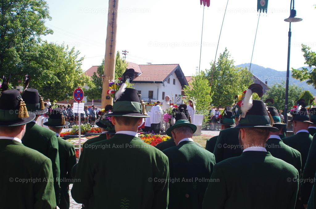 IMGP5467 | fotografiert von Axel PollmannLeonhardi Wallfahrt Benediktbeuern und Murnau, Fronleichnam, Fasching, Landschaft im Loisachtal und Benediktbeuern  - Realisiert mit Pictrs.com