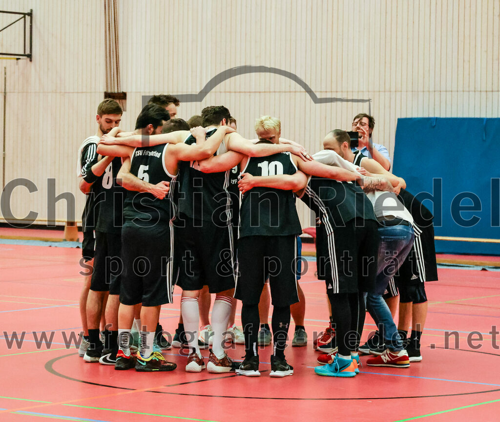 2022-05-15_147_SpVgg_Altenerding_gegen_TSV_Muenchen-Forstenried | Erding, Deutschland, 15.05.2022:
Basketball, Bezirksliga 2021 / 2022, Play-Offs, SpVgg Altenerding gegen TSV München-Forstenried, Endergebnis: 55:57

Foto: Christian Riedel / fotografie-riedel.net