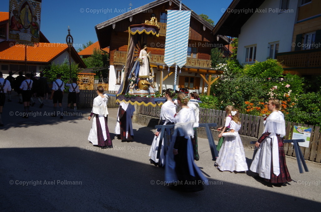 IMGP5803 | fotografiert von Axel PollmannLeonhardi Wallfahrt Benediktbeuern und Murnau, Fronleichnam, Fasching, Landschaft im Loisachtal und Benediktbeuern  - Realisiert mit Pictrs.com