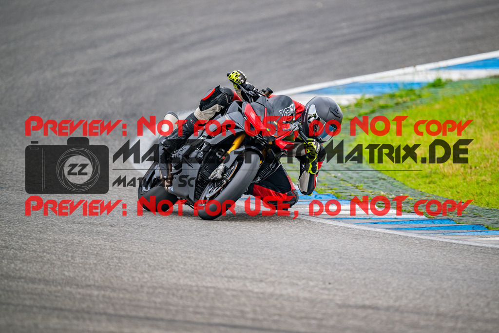 MaZZes_FotoMatrix_240701_6007705_6234 | WEISS