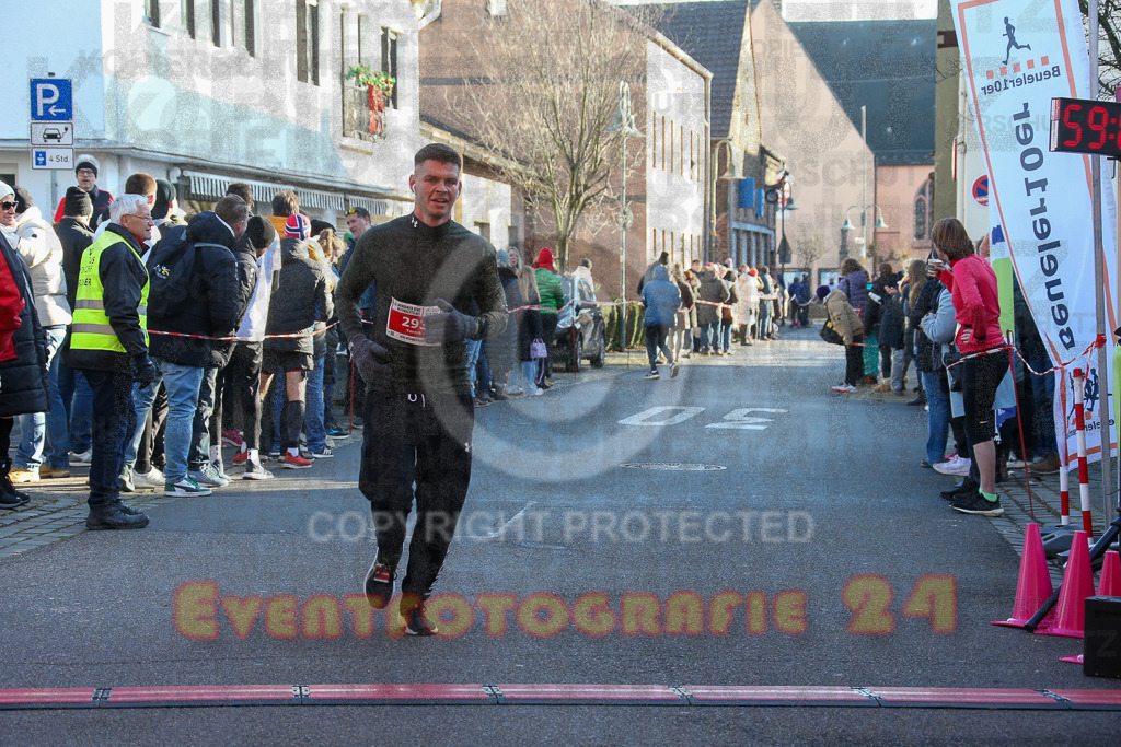 241201_1235_EX1_2779 | Sportfotografie im Rhein-Sieg Kreis, Köln, Bonn, NRW, Rheinland Pfalz, Hessen, etc. Unser Tätigkeitsfeld umfasst den Laufsport vom Volkslauf über den Marathon, Duathlon, Triathon bis zum Ultralauf wie Kölnpfad Ultra oder Schindertrail.