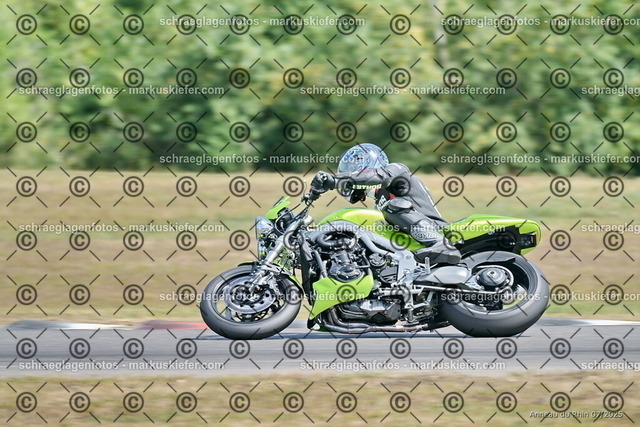 25bt04-1703 | markuskiefer.com - Realisiert mit Pictrs.com