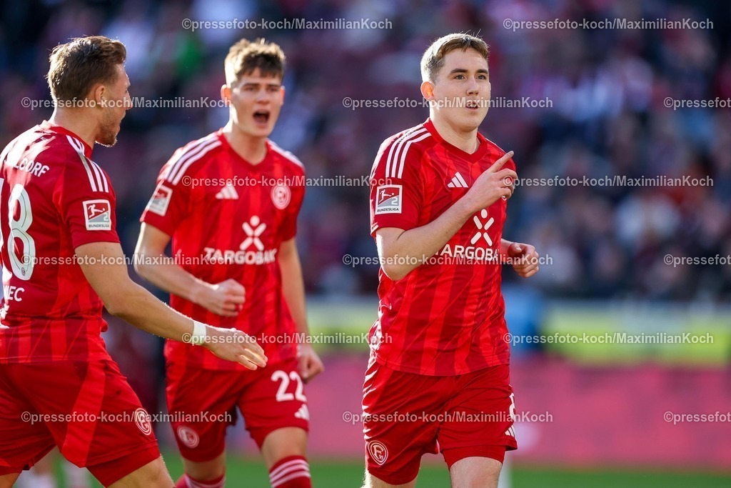 1FC23022501059 | 23.02.2025, Fußball, 1. FC Köln - Fortuna Düsseldorf, 2.. Fußball Bundesliga, 23. Spieltag, RheinEnergie-STADION, Saison 2024 2025: Torjubel nach dem 1:1 Ausgleich nach Handelfmeter Elfmeter durch Torschütze Isak Johannesson (Fortuna Düsseldorf #8)DFB regulations prohibit any use of photographs as image sequences and or quasi-video.