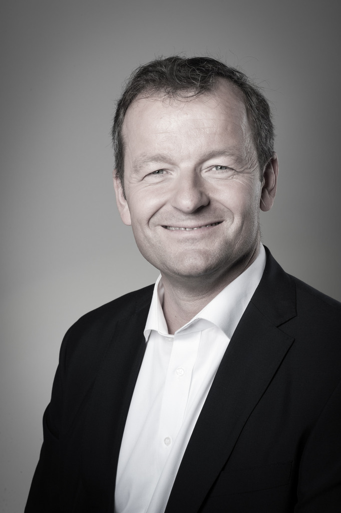 1143MercedesServiceGipfel_Portraits120615ServieGipfel2228 Foto_SWernz | Fotograf Köln - Realisiert mit Pictrs.com