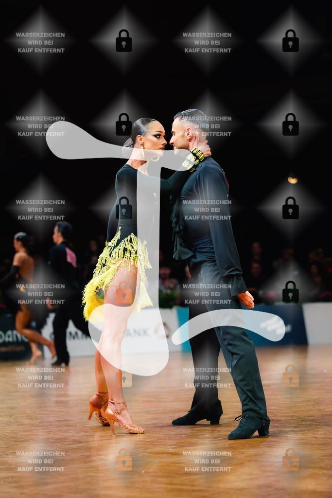 GOC 2025 - WDSF GrandSlam Latin 35-38th (208) Philip Andraus _ Ekaterina Tsvetkova (Germany)-2025-08-23-3037 | Webshop for digital downloads and prints of dance sport, event & show photographer Julian Link - Realisiert mit Pictrs.com