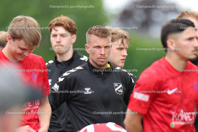 Fußball I Herren I Saison 2025-2026 I Aufstiegsrunde Regionalliga Nord I 1. Spieltag I SV Todesfelde - Blumenthaler SV 006 | Janek Sternberg (37, SV Todesfelde) - Realisiert mit Pictrs.com