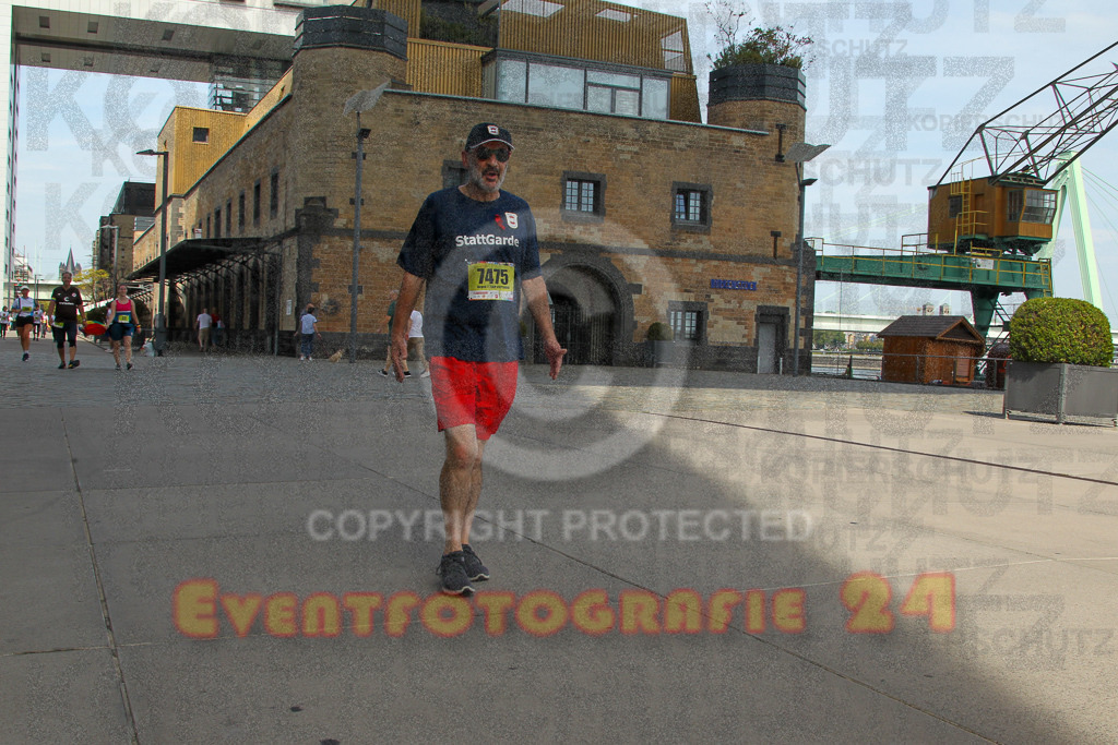 250920_1345_EV4_6613 | Sportfotografie im Rhein-Sieg Kreis, Köln, Bonn, NRW, Rheinland Pfalz, Hessen, etc. Unser Tätigkeitsfeld umfasst den Laufsport vom Volkslauf über den Marathon, Duathlon, Triathon bis zum Ultralauf wie Kölnpfad Ultra oder Schindertrail.