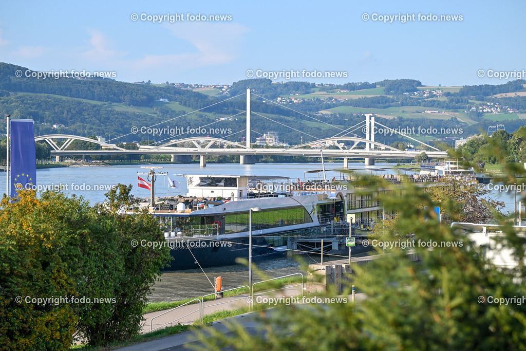 Donaulaende_ Schiffsanlegestelle_ Linz _ 23.08.2023-3 | 23.08.2023, Donaulaende Linz, AUT, Schiffsanlegestelle, Tourismus im Bild Kreuzfahrtschiff, Donaukreuzfahrtschiff, Donau, Schifffahrt, Schiffsanlegestelle, Tourismus