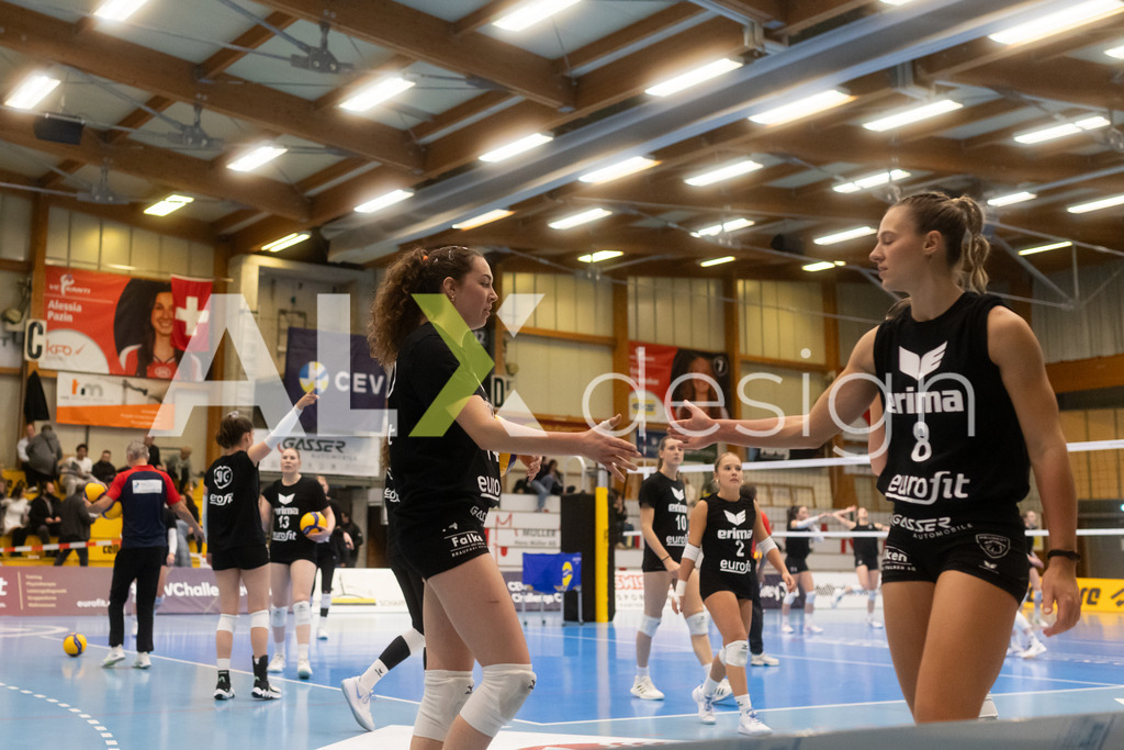 Volleyball I Frauen I Saison 2025-2026 I CEV Volleyball Challenge Cup 2026 | Women I 16th Finals I VC Kanti Schaffhausen - TJ Ostrava I 03.12.2025 | VC Kanti Schaffhausen - 8 Lina-Marie Lieb (DE) – Aussen - Realisiert mit Pictrs.com