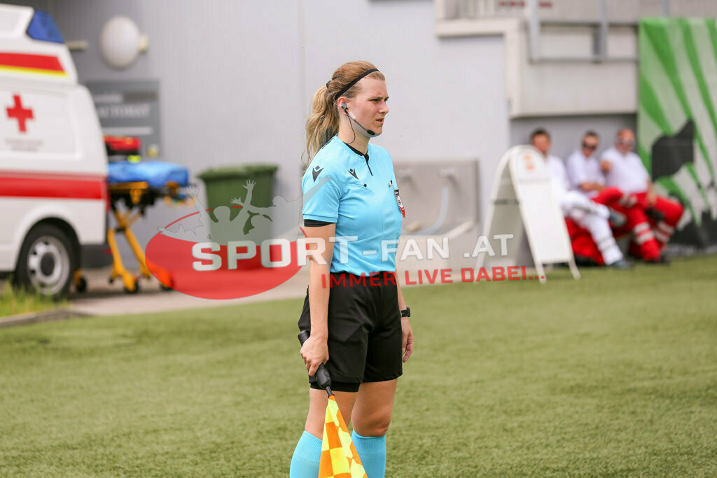 Norwegen U19  Bulgarien U19 | Assistant Referee Barbara Wenigwieser (AUT) ; Norwegen U19  Bulgarien U19 am 13.05.2022 in Wels
(Huber Arena), AUSTRIA, (Photo by Ernst Krawagner sport-fan.at) - Realisiert mit Pictrs.com