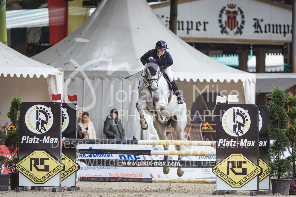 240913_OWLCh_AmateurS-301 | Deine schönsten Turniermomente als professionelle Fotos! Entdecke hochwertige Pferdesport-Fotografie im Online-Shop. Jetzt Fotos finden & bestellen!