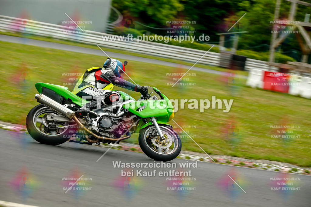 VBK-5037 | Hier findet Ihr Bilder von Touristenfahrten auf der Nürburgring Nordschleife oder von anderen Veranstaltungen die ich besucht habe. Viel Spass beim Durch Schauen 