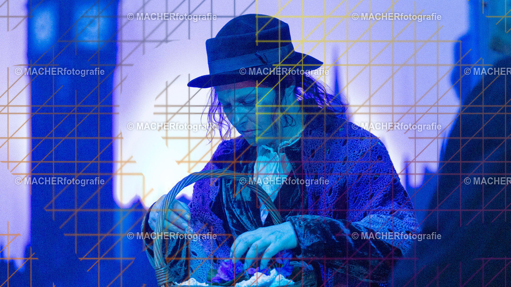 033_MFL-2025 | Portraitbilder von Regisseur; Darsteller; Techniker; Maske; Kostüme; Chor; Musiker; Bilderserie der Generalprobe und der Premierenvorstellung, Szenenbilder; Ausdrucksstudien; Bühnenüberblick; Bühnenkulissen; Pressefotos inkl. Redaktionsfoto Darstellergruppe.