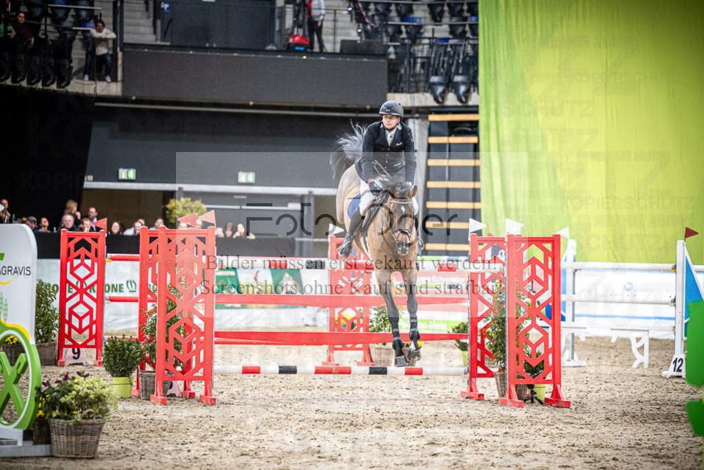 DOS_1611 | Entdecke hochwertige Reitturnierfotos von Foto Oger. Professionell, emotional und authentisch – jetzt Lieblingsmomente im Shop bestellen.Deutschlandweite Turnierfotografie. - Realisiert mit Pictrs.com