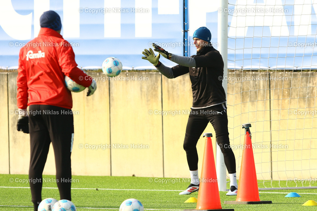 NH_HolsteinKiel_Training_12022025 | #1 Timon Weiner (Holstein Kiel)Fußball I Herren I Training I Saison 2024-2025 I Holstein Kiel I 12.02.2025 I Citti-Fußballpark