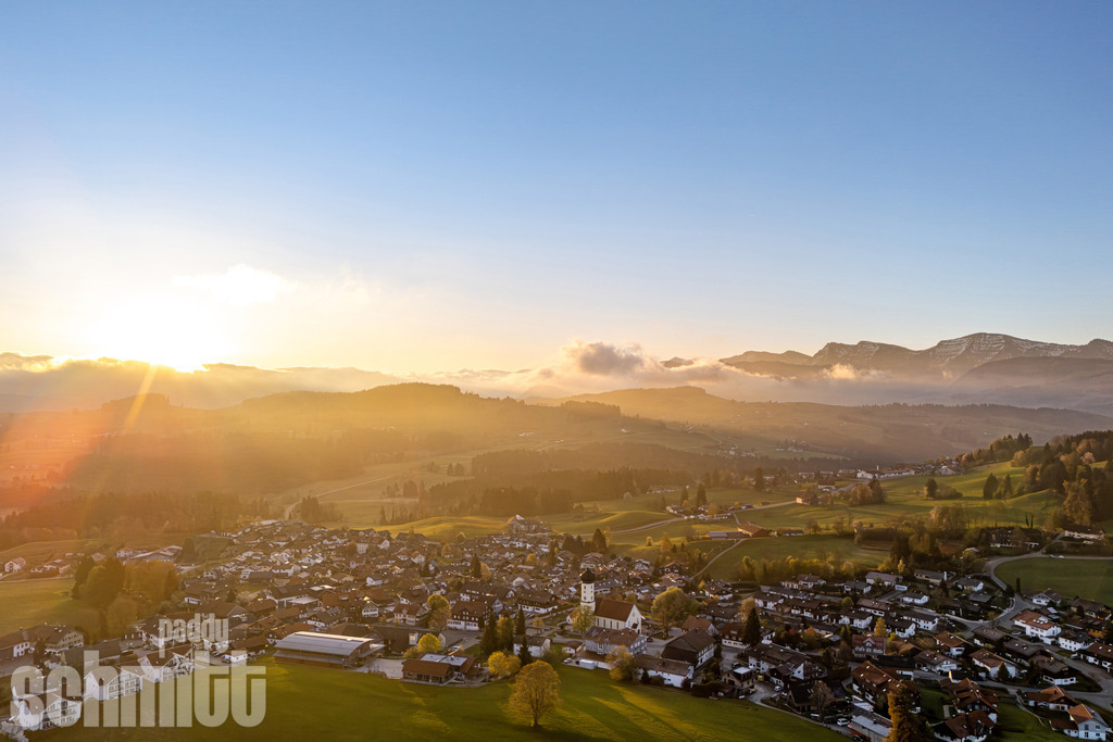 PS-Oberreute-2026-01 | Entdecke die größte Bildgalerie der Region mit Fotografien aus dem Allgäu, der Bodenseeregion, Oberschwaben, dem Donautal und der Schwäbischen Alb. Landschaften, Luftaufnahmen und Reisefotografie als Wandbild und Fotokunst. - Realisiert mit Pictrs.com