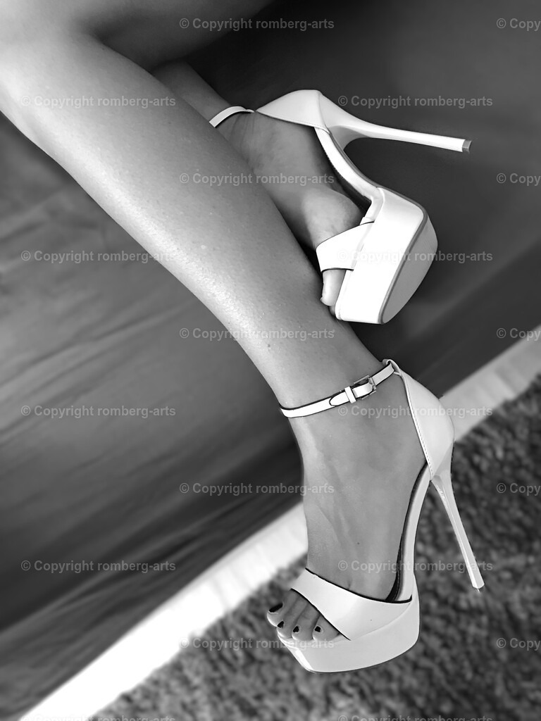 IMG_9372 | romberg-arts, romberg-arts.de, www.romberg-arts.de, Foto_Online_Shop, Julia Fuhrmann, Köln, Fotos, Fotografie, Fotokunst, Kunstdrucke, Naturfotos, Aktfotos, Nacktfotos, schwarz_weiß_Fotos, Blumenfotos, Blumen, Tiere, Beton, Korrosion, Lächeln, Drucke