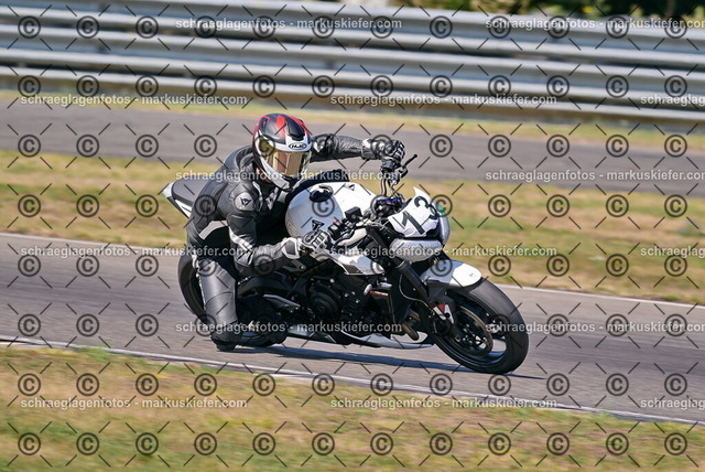 26bt05-0577 | markuskiefer.com - Realisiert mit Pictrs.com