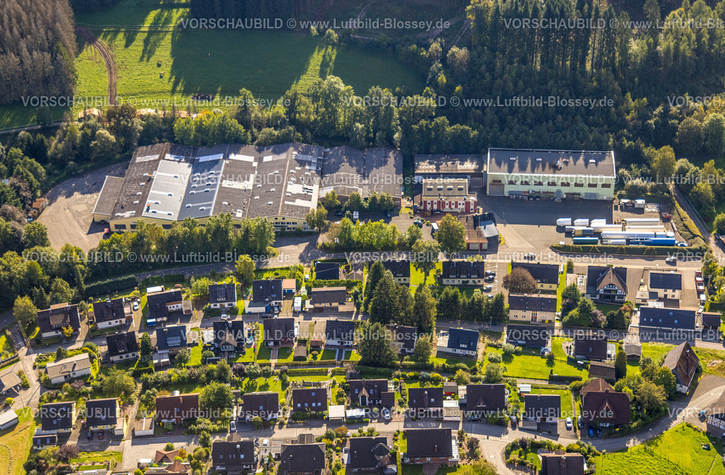 Hilchenbach230911075 | Luftbild, Gewerbegebiet Simkon G. Ziel GmbH und Wohnsiedlung Über der Schneidemühle, Hadem, Hilchenbach, Siegerland, Nordrhein-Westfalen, Deutschland