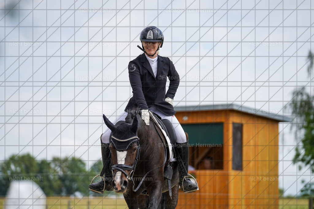 20230826-FAH05119 | Forstinning, 2023, Dressurturnier, Turniersportbilder, Turnierfotografen Bayern, Fotoagentur Herrmann, Reitsportfotografie, Turnierbilder