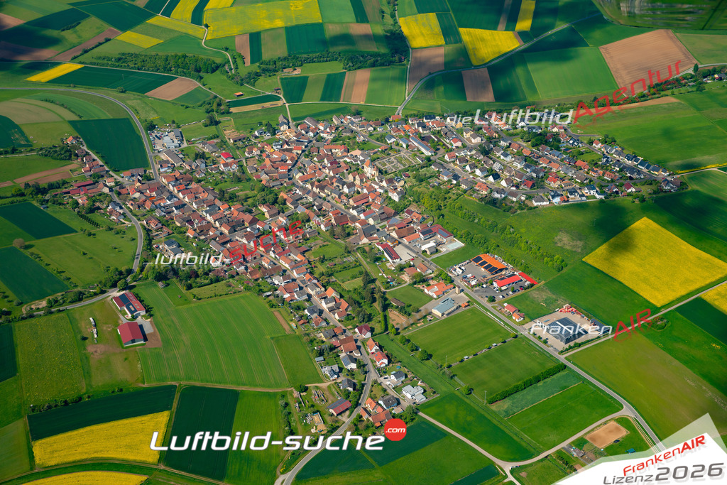 Das Luftbild zeigt : Schwebenried Arnstein - Die Luftaufnahme wurde 2024 vom UL-Flugzeug aus erstellt ( keine Drohne ) - Hochauflösende Luftaufnahme - Für grossformatige Ausdrucke geeignet. Die Geschenkidee !Mit Lizenz und Bildrechte bestellbar