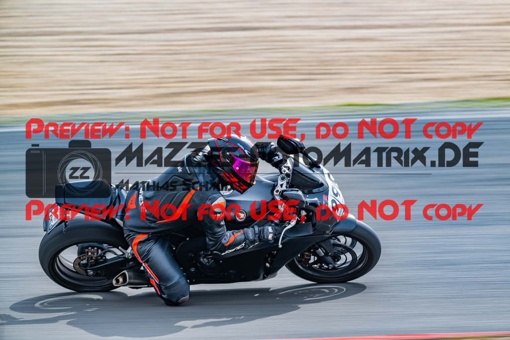 MaZZes_FotoMatrix_230719_681 | ROT