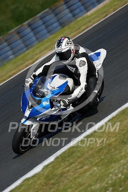 2025_05_12_PBK_13294 | Sportfotografie; SlowMotion; Video; Rennstrecke; Hafeneger; Speer; Racing; RSE; BMW; CBO; Trackday; Motorsportarena; Hockenheimring; Brno; Most; Barcelona; Valencia