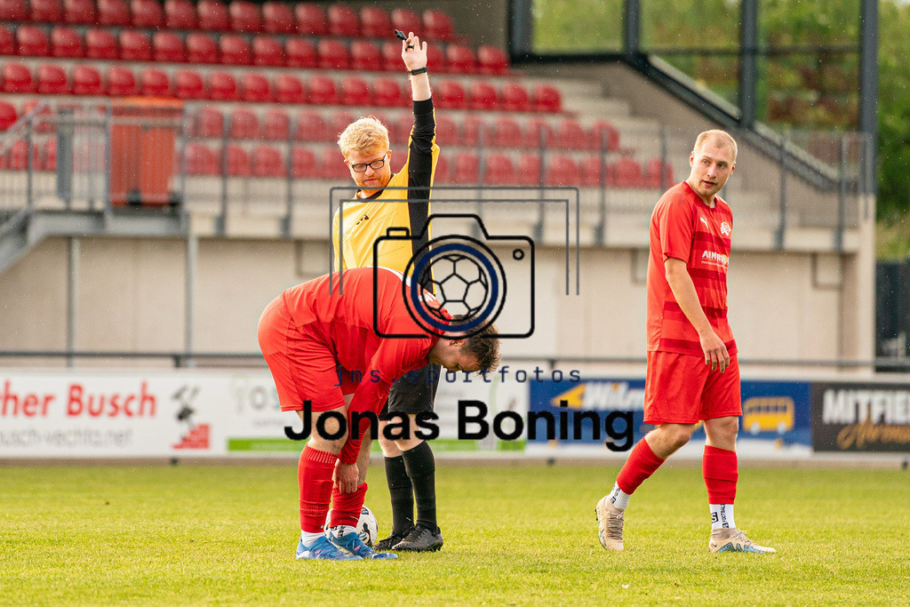 Fußball I Herren I Saison 2025-2026 I Kreisliga VEC I 27. Spieltag I VFL Oythe II - TUS Neuenkirchen I 03471 | jns.sportfotos - Realisiert mit Pictrs.com