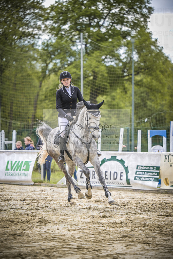 DOS_1693 | Entdecke hochwertige Reitturnierfotos von Foto Oger. Professionell, emotional und authentisch – jetzt Lieblingsmomente im Shop bestellen.Deutschlandweite Turnierfotografie. - Realisiert mit Pictrs.com
