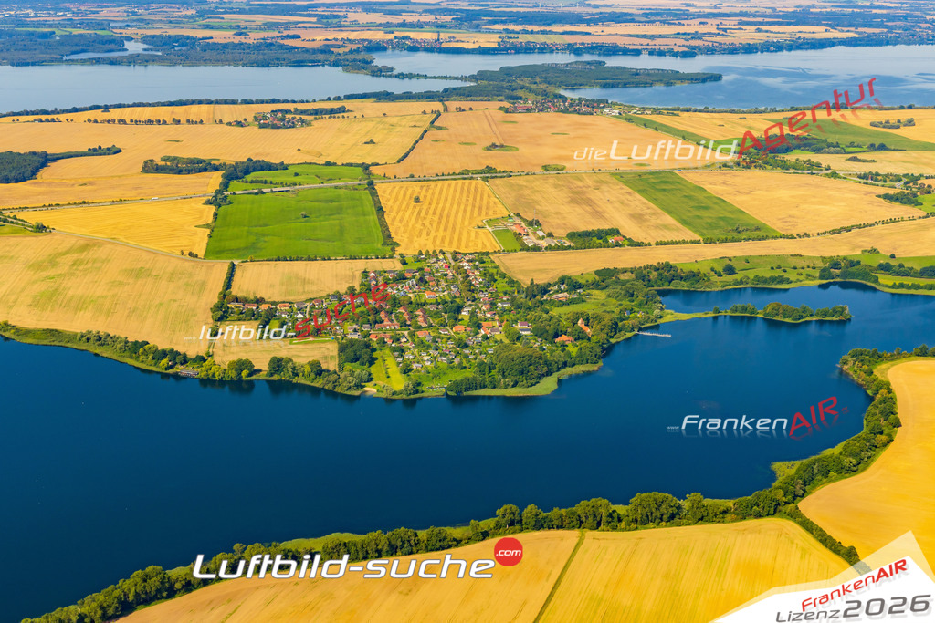 Cambser See Leezen Bild- Das Luftbild wurde 2025 vom UL-Flugzeug heraus erstellt ( keine Drohne bzw. Drohnenaufnahme ) - Hochauflösende Luftaufnahme -Nicht vergleichbar mit Google Maps oder Satelittenbilder- Die Geschenkidee !Mit Lizenz und Bildrechte bestellbar - CC