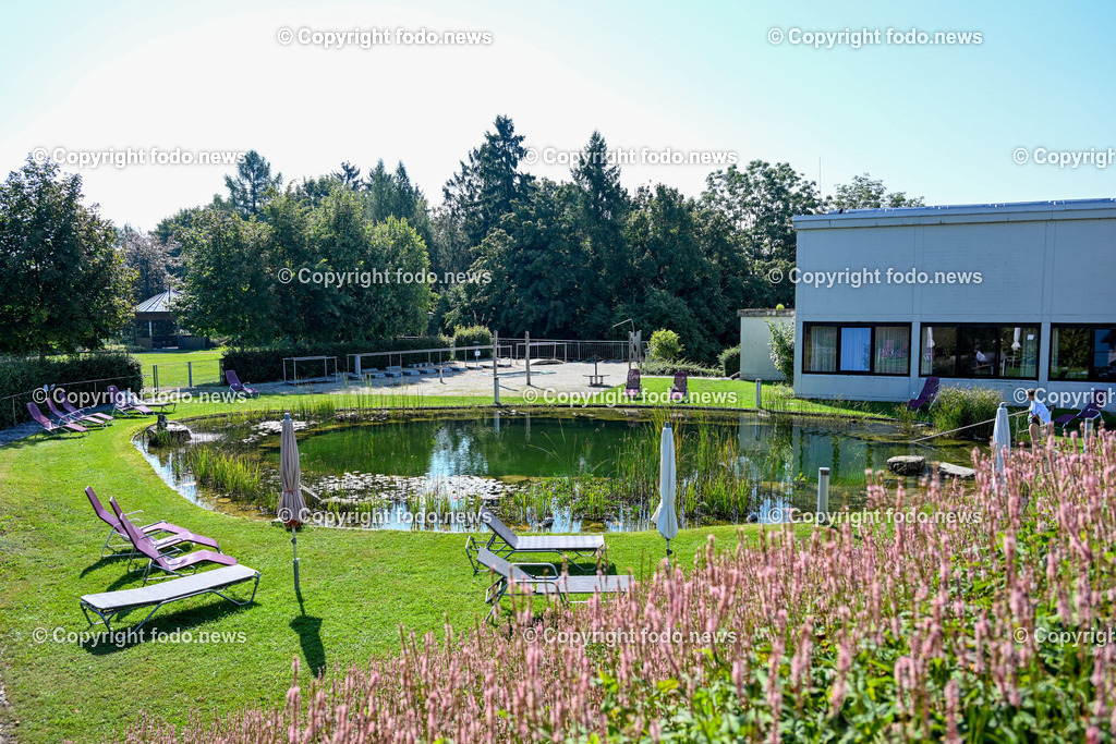 Bad Kreuzen_ 11.09.2023-25 | 11.09.2023, Bad Kreuzen, AUT, Bad Kreuzen, im Bild Schwimmteich im Garten des Curhaus Bad Kreuzen