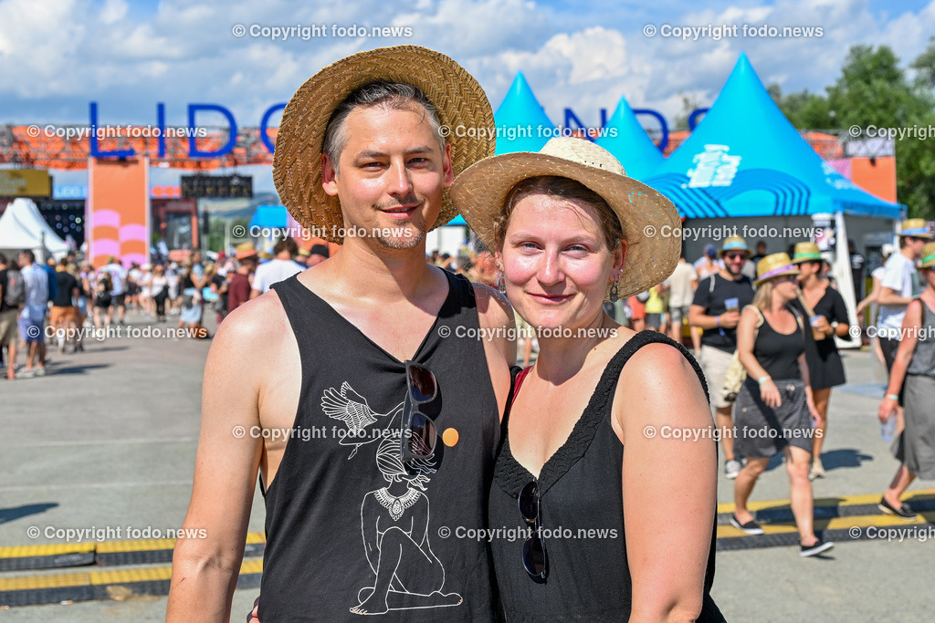 Lido Sounds Festival Linz 2024_ 28.06.2024-23 | 28.06.2024, Linz, AUT, Lido Sounds Festival Linz 2024, im Bild Besucher, Menschen, Musik, FestivalGregor (37) und Elisabeth (30) aus Innsbruck - Tirol 