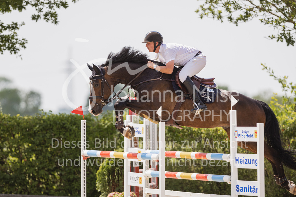 230616_Lemwerder_Springpf-L2-702 | Deine schönsten Turniermomente als professionelle Fotos! Entdecke hochwertige Pferdesport-Fotografie im Online-Shop. Jetzt Fotos finden & bestellen!