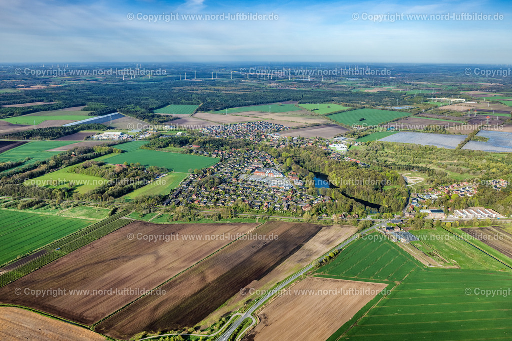Dollern_ELS_4719010523 | DOLLERN 01.05.2023 Ortsansicht der Straßen und Häuser der Wohngebiete in Dollern im Bundesland Niedersachsen, Deutschland. // Town View of the streets and houses of the residential areas in Dollern in the state Lower Saxony, Germany. Foto: Martin Elsen