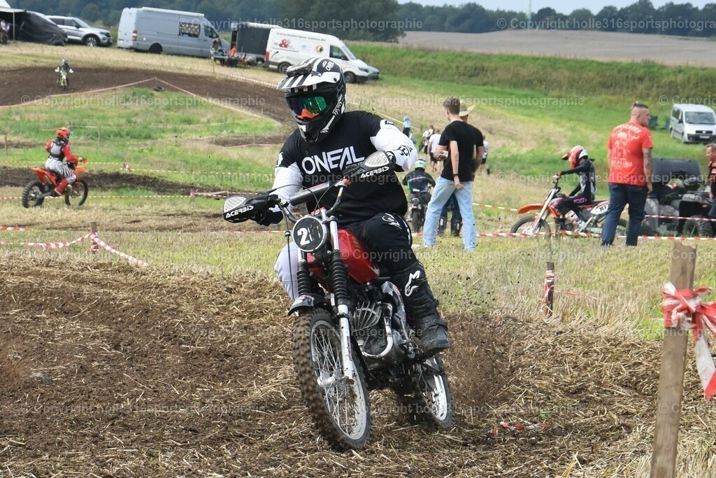 DSC_0227 (2) | Sportfotografie , Motorsport, Motoross, Reitsport, Mointainbike, Enduro,
Landschaft , Outdoor, Eventfotografie, Landschaft, Bilder online bestellen - Realisiert mit Pictrs.com