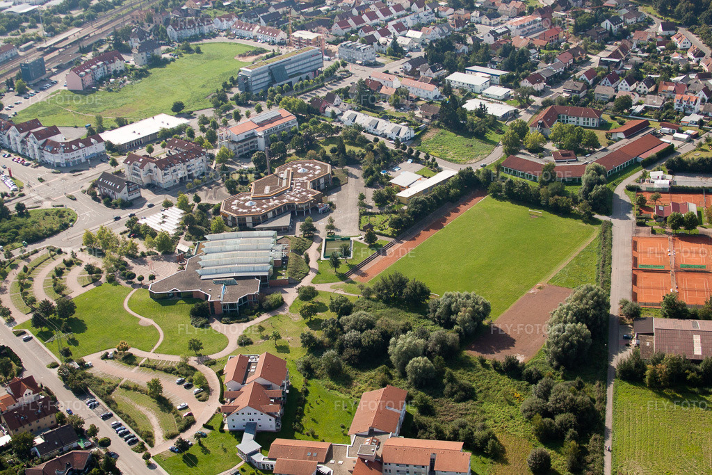 Luftbild: Sportplätze im Ortsteil Graben in Graben-Neudorf im Bundesland Baden-Württemberg in Deutschland. Foto: IMG_33320.jpg vom 05.09.2010 durch Werner Riehm/FLY-FOTO.de