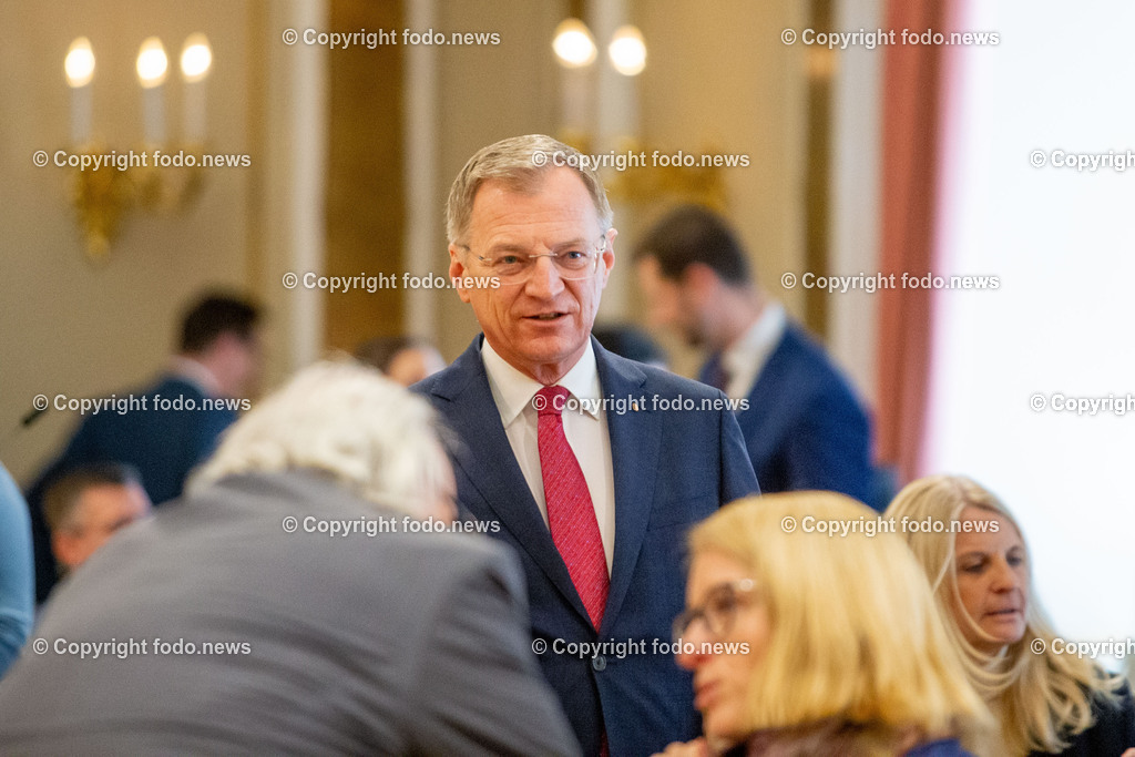 Landhaus Linz_ Promenade_ Landtagssitzung_ 03.04.2025-7 | 03.04.2025, Landhaus Linz AUT, Promenade, Landtagssitzung, im Bild LH Thomas Stelzer (VP, Landeshauptmann Ooe)