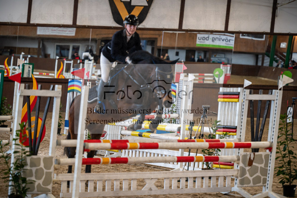 Hallenreittunier Voxtrup 2023 | Entdecke hochwertige Reitturnierfotos von Foto Oger. Professionell, emotional und authentisch – jetzt Lieblingsmomente im Shop bestellen.Deutschlandweite Turnierfotografie. - Realisiert mit Pictrs.com