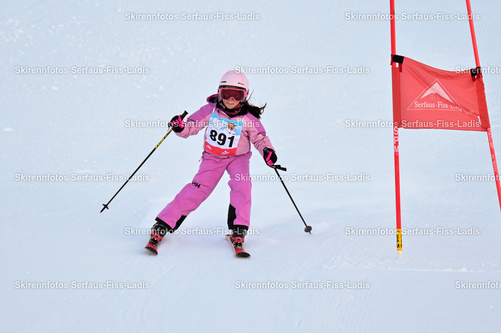 SRF_25.12.2025_0279 | Skirennfotos,Serfaus,Fiss,Ladis,Kinderskirennen,Winter,Tirol,Oberland,skirace,SFL,feelfree,weil wir's genießen,ski,Ski,skifahren,Sonnenplateau, - Realisiert mit Pictrs.com