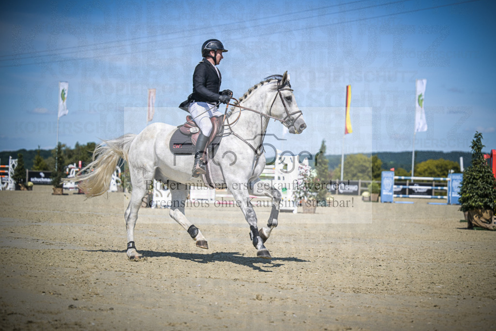 DOS_2504 | Entdecke hochwertige Reitturnierfotos von Foto Oger. Professionell, emotional und authentisch – jetzt Lieblingsmomente im Shop bestellen.Deutschlandweite Turnierfotografie. - Realisiert mit Pictrs.com