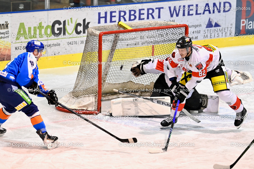 ESC SPARKASSE STEINDORF vs. EV ZELTWEG MURTAL LIONS | #11 Kalan Luka ESC Steindorf, #88 Mocher Paul EV ZELTWEG MURTAL LIONS, #82 Quinz Marco EV ZELTWEG MURTAL LIONS, ESC SPARKASSE STEINDORF vs. EV ZELTWEG MURTAL LIONS, ESC SPARKASSE STEINDORF vs. EV ZELTWEG MURTAL LIONS am 27.12.2025 in Steindorf (Ossiachersee Halle), Austria, (Photo by Bernd Stefan)