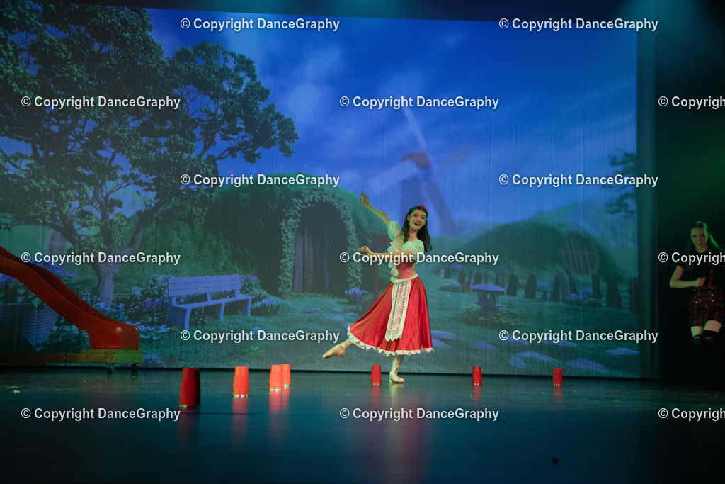 GPHY3056 | DanceGraphy - Realisiert mit Pictrs.com