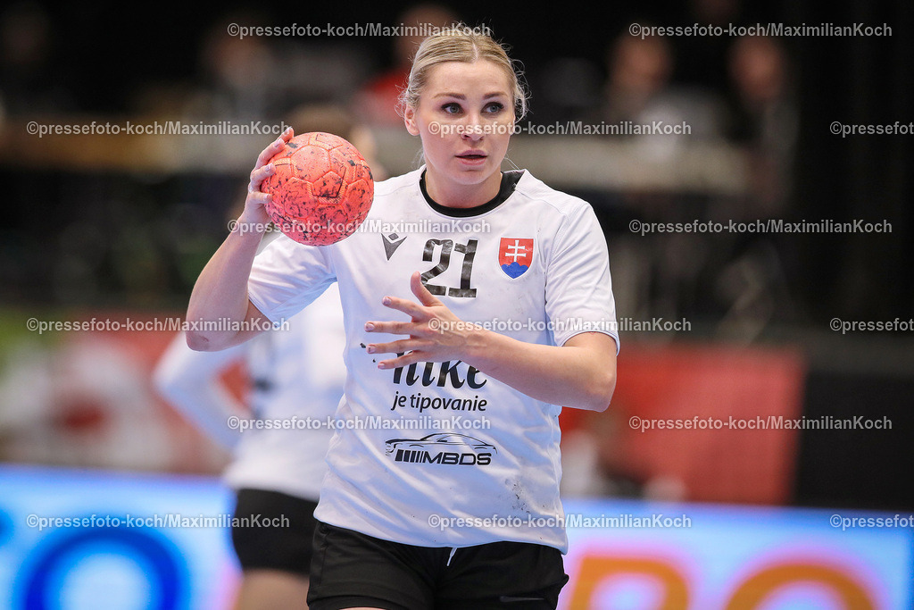 DueDHB03032402152 | 03.03.2024, Handball, Düsseldorf, Mitsubishi Electric Halle, Frauen EHF EURO Qualifikation, Spieltag 4, Deutschland - Slowakei: Simona Szarkova (21, Slowakei)