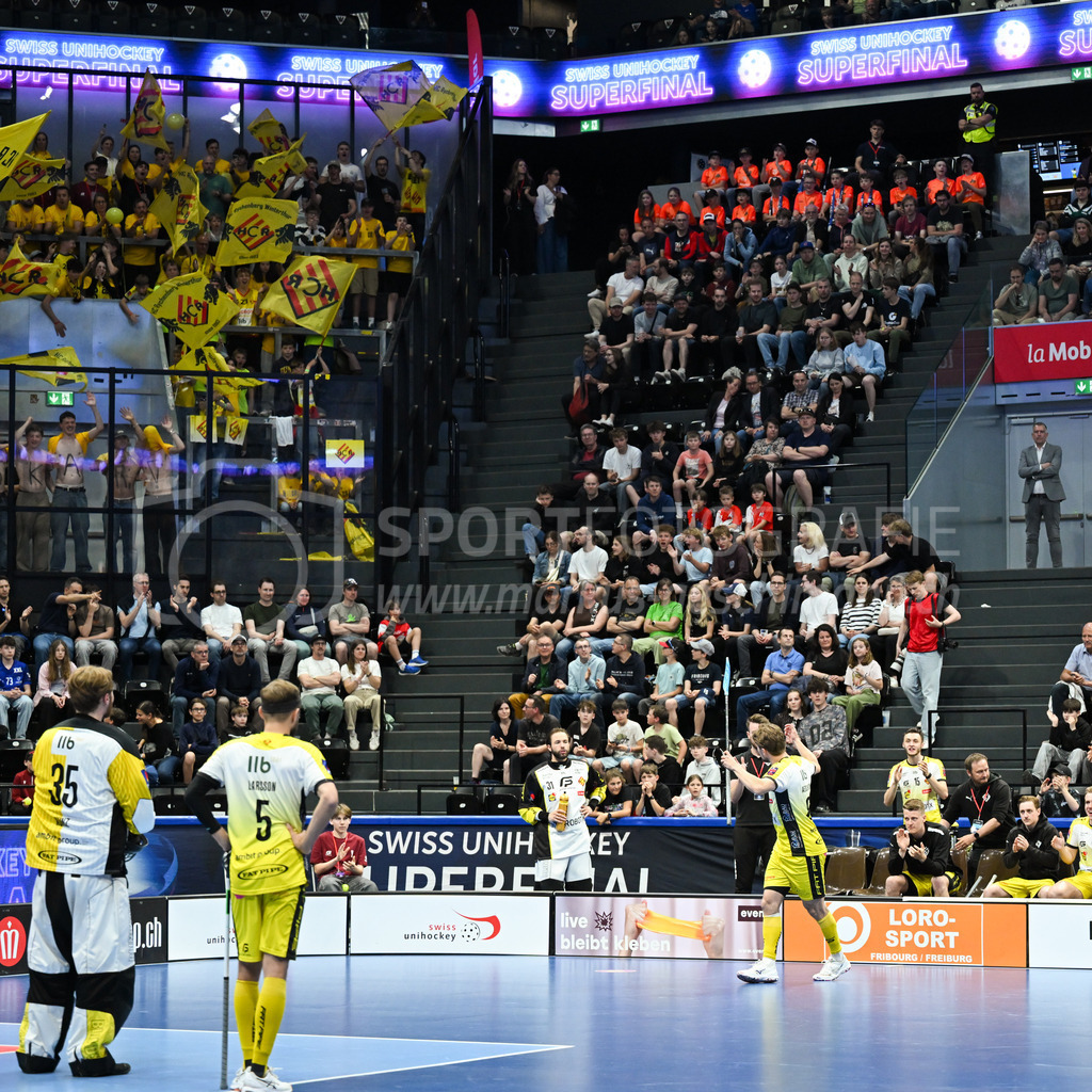 Zug United - HC Rychenberg - 25. April 2026 | Starting Six mit Eric Kunz (#35 HC Rychenberg Winterthur), Johan Larsson (#5 HC Rychenberg Winterthur) und Tim Aeschimann (#81 HC Rychenberg Winterthur) am L-UPL Superfinal-Spiel zwischen Zug United und HC Rychenberg am 25. April 2026 in der BCF Arena, Fribourg, Schweiz.Bild: Sportfotografie Markus Aeschimann | www.markus-aeschimann.ch - Realisiert mit Pictrs.com