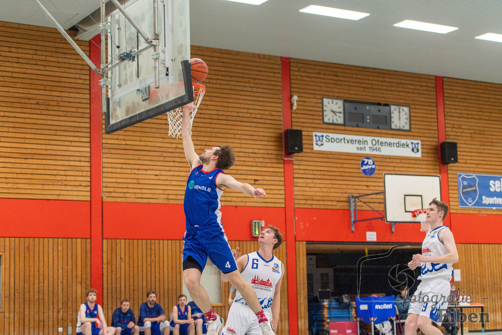 SV Ofenerdiek-TuS Ofen | SV Ofenerdiek (weiß)-TuS Ofen (blau) am 18.02.2024 in Ofenerdiek (Sporthalle Lagerstraße), Deutschland, Photo: Philip Eiben 2023 - Realisiert mit Pictrs.com